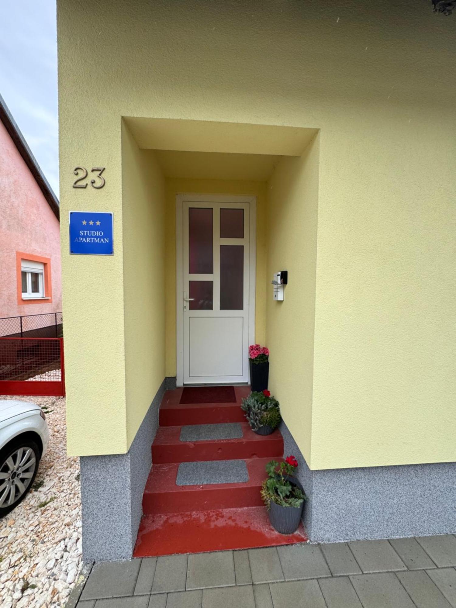 Gospić Apartman Josip מראה חיצוני תמונה