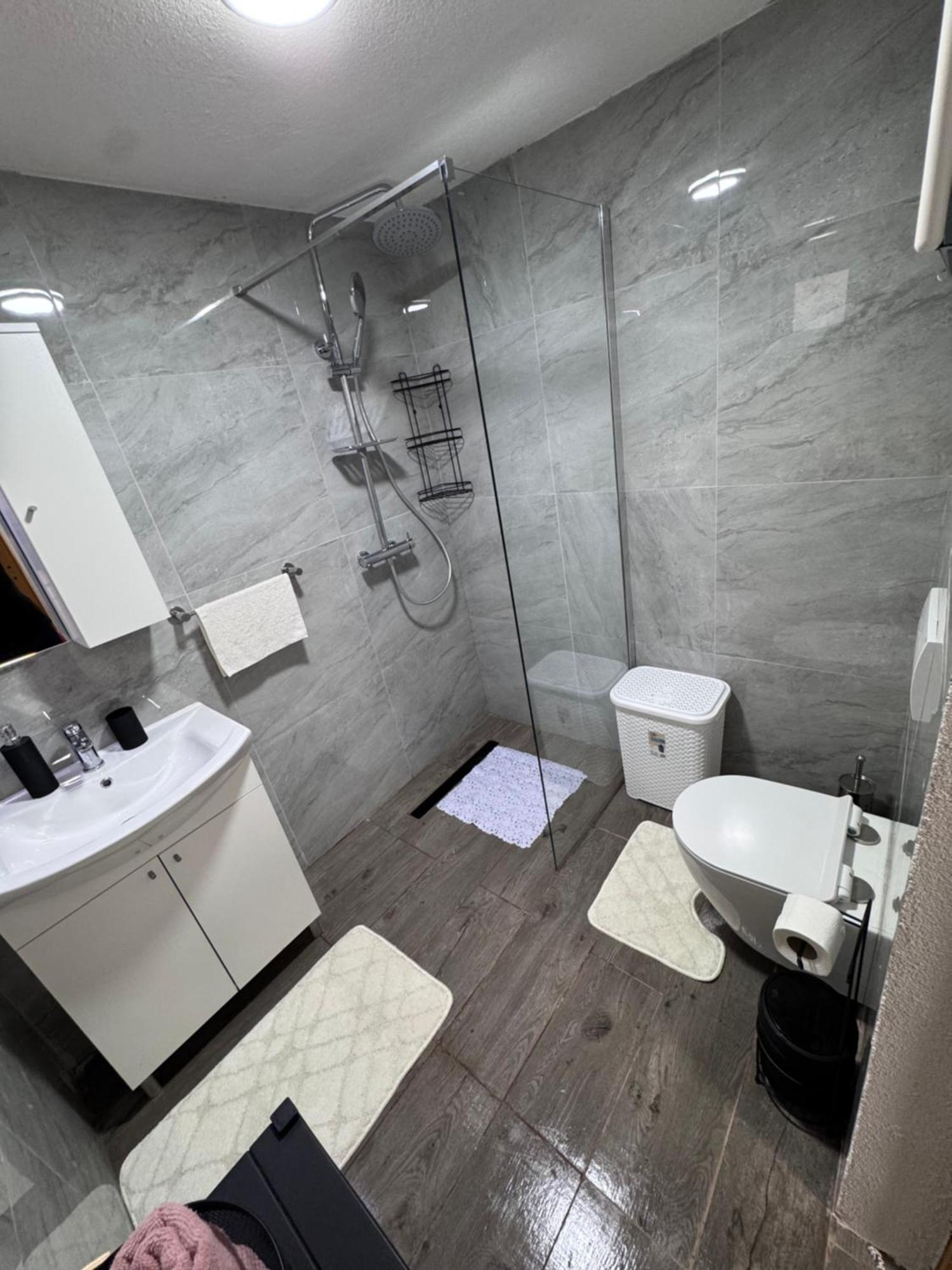 Gospić Apartman Josip מראה חיצוני תמונה