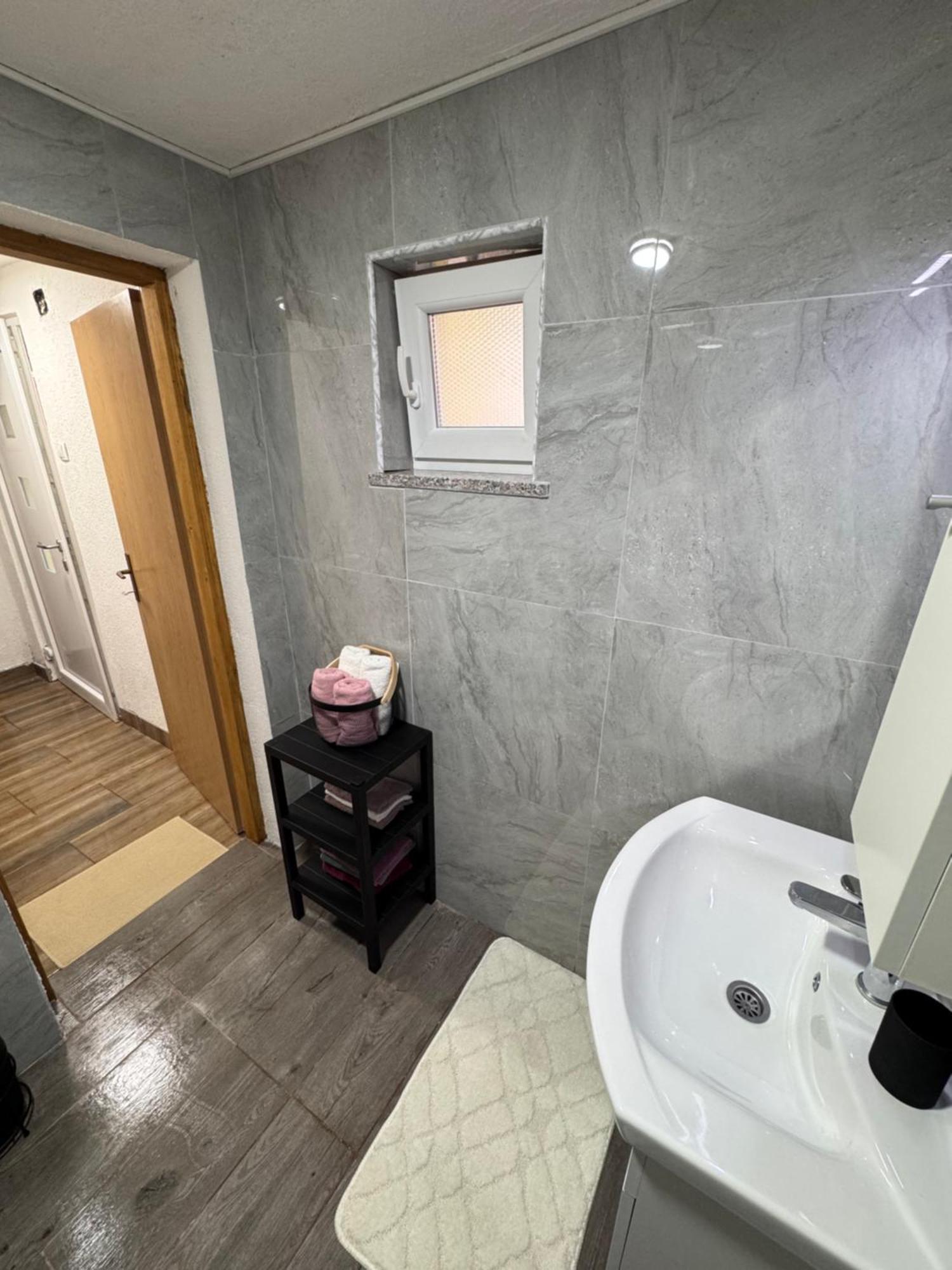 Gospić Apartman Josip מראה חיצוני תמונה