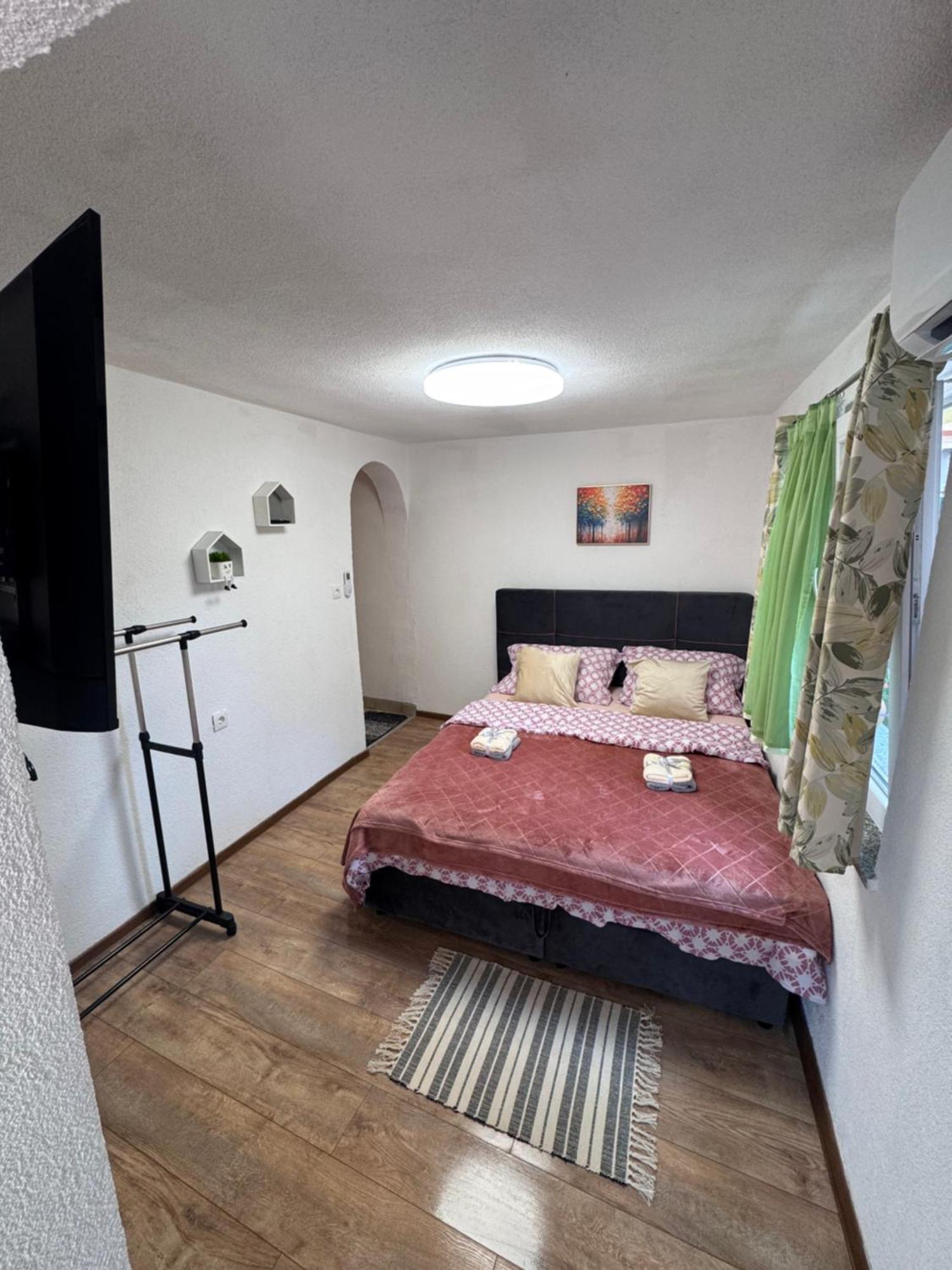 Gospić Apartman Josip מראה חיצוני תמונה