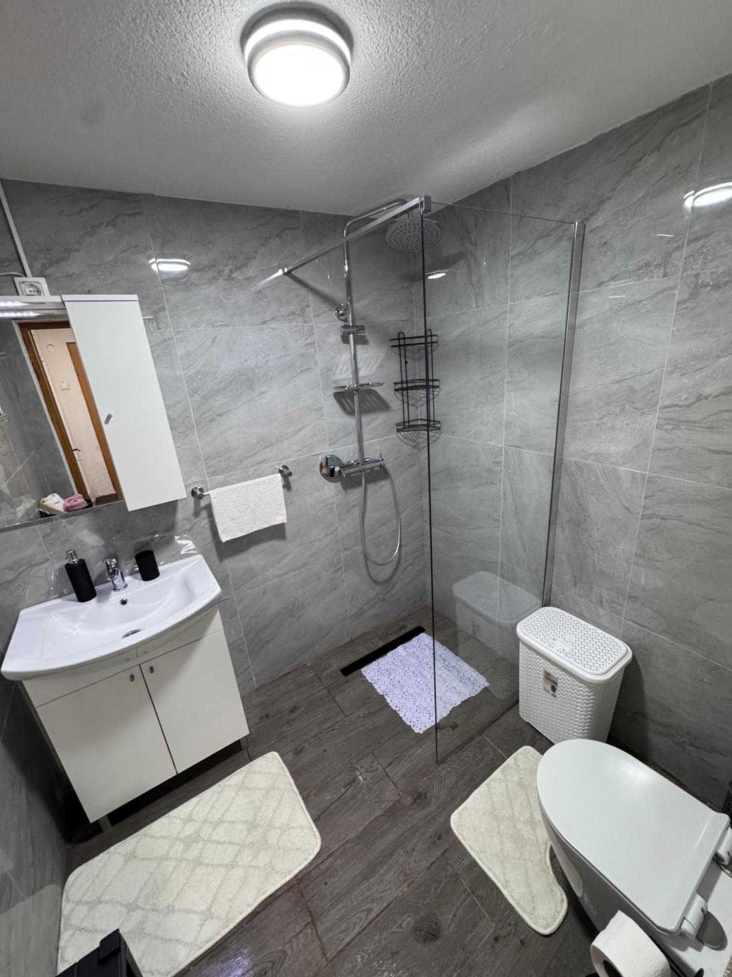 Gospić Apartman Josip מראה חיצוני תמונה
